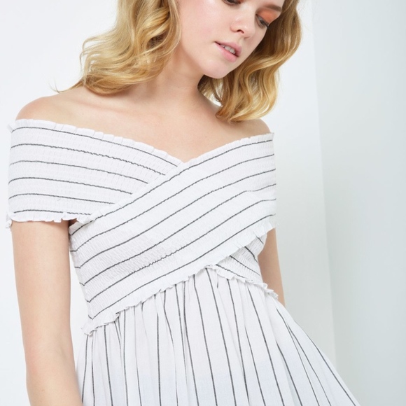 Striped off the shoulder top - Picture 3 of 6